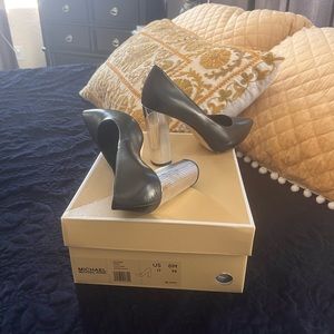 Michael Kors Paloma pumps